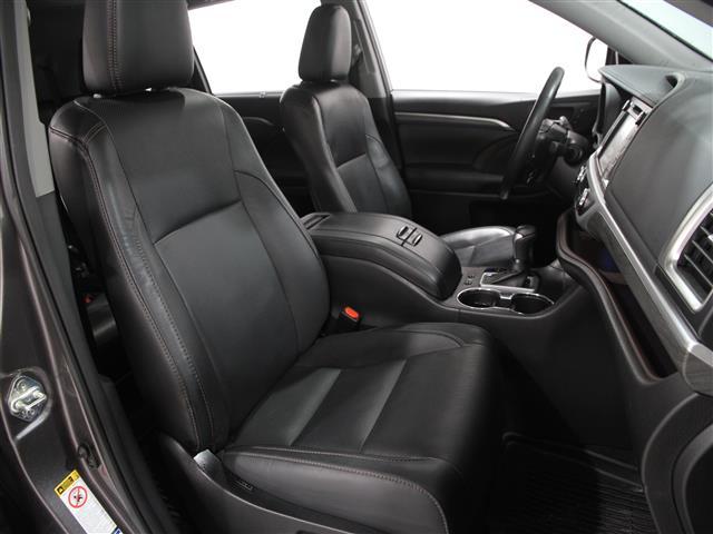 used 2019 Toyota Highlander car, priced at $34,990
