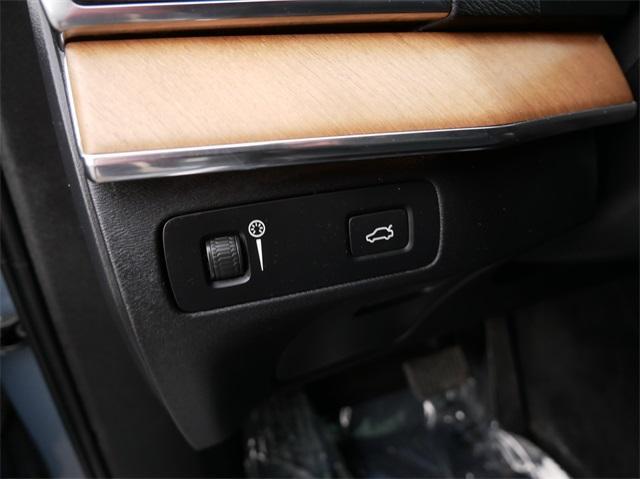 used 2022 Volvo XC90 car, priced at $37,390