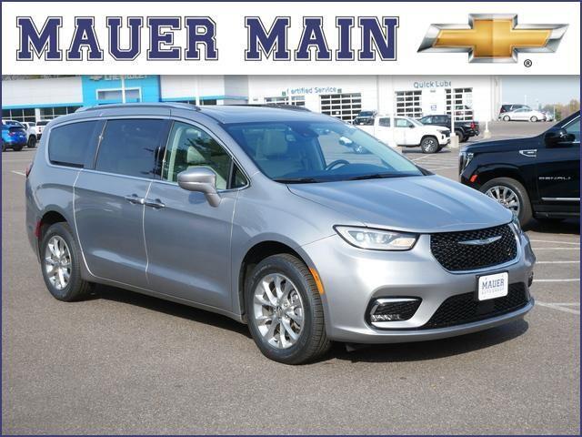 used 2021 Chrysler Pacifica car, priced at $32,894