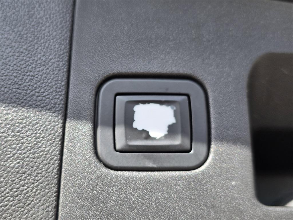 used 2018 Cadillac XT5 car, priced at $16,999