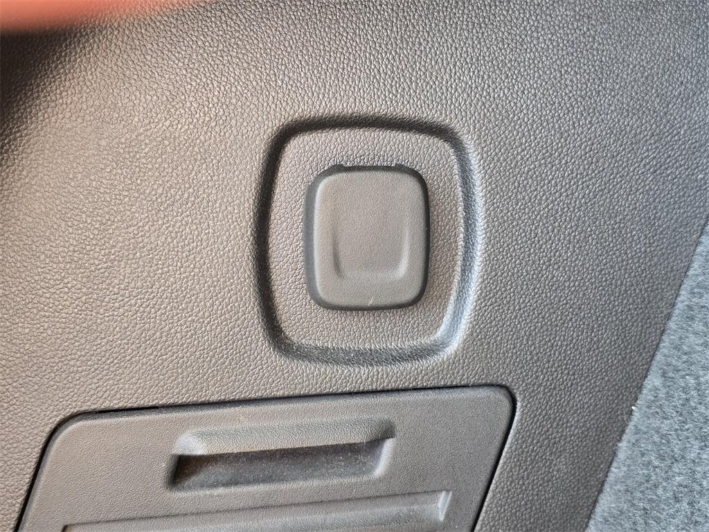 used 2018 Cadillac XT5 car, priced at $16,999