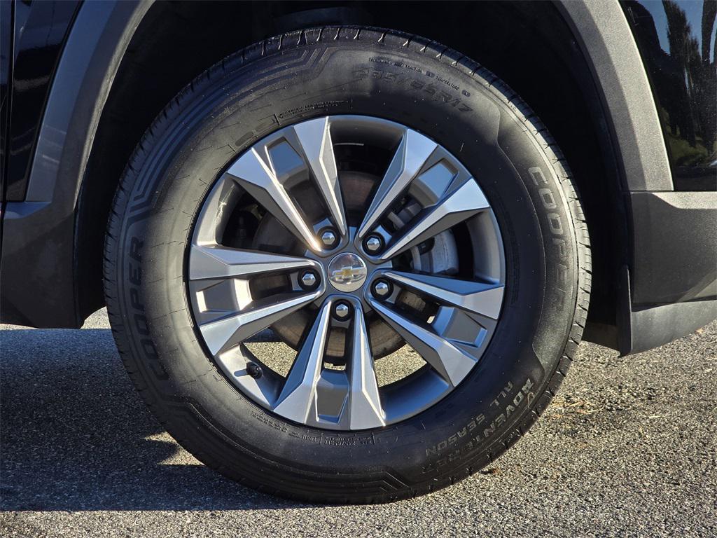 used 2025 Chevrolet Equinox car, priced at $24,999