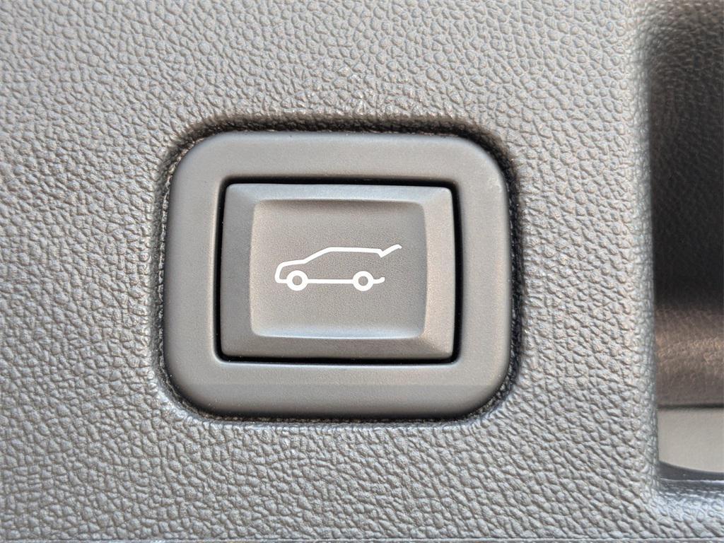 used 2022 Chevrolet Equinox car, priced at $19,999