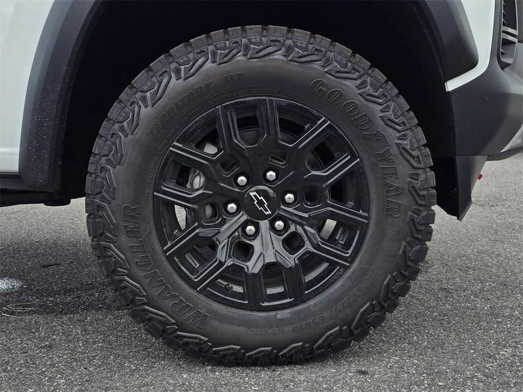 new 2025 Chevrolet Colorado car, priced at $41,243