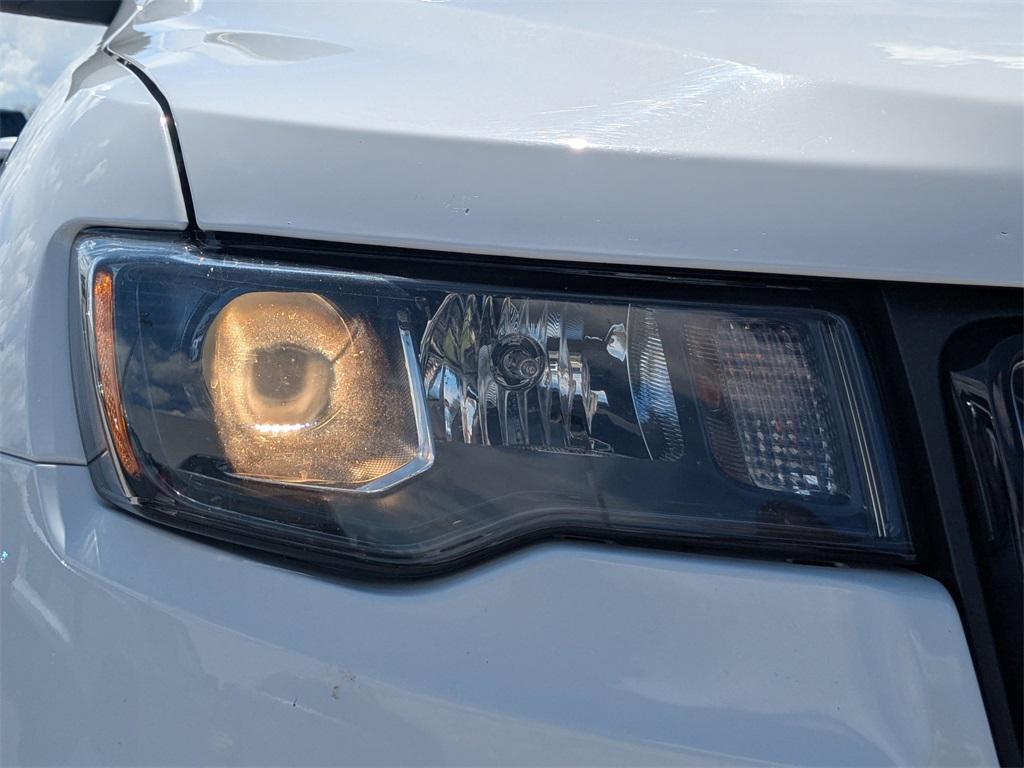 used 2021 Jeep Grand Cherokee car, priced at $17,999