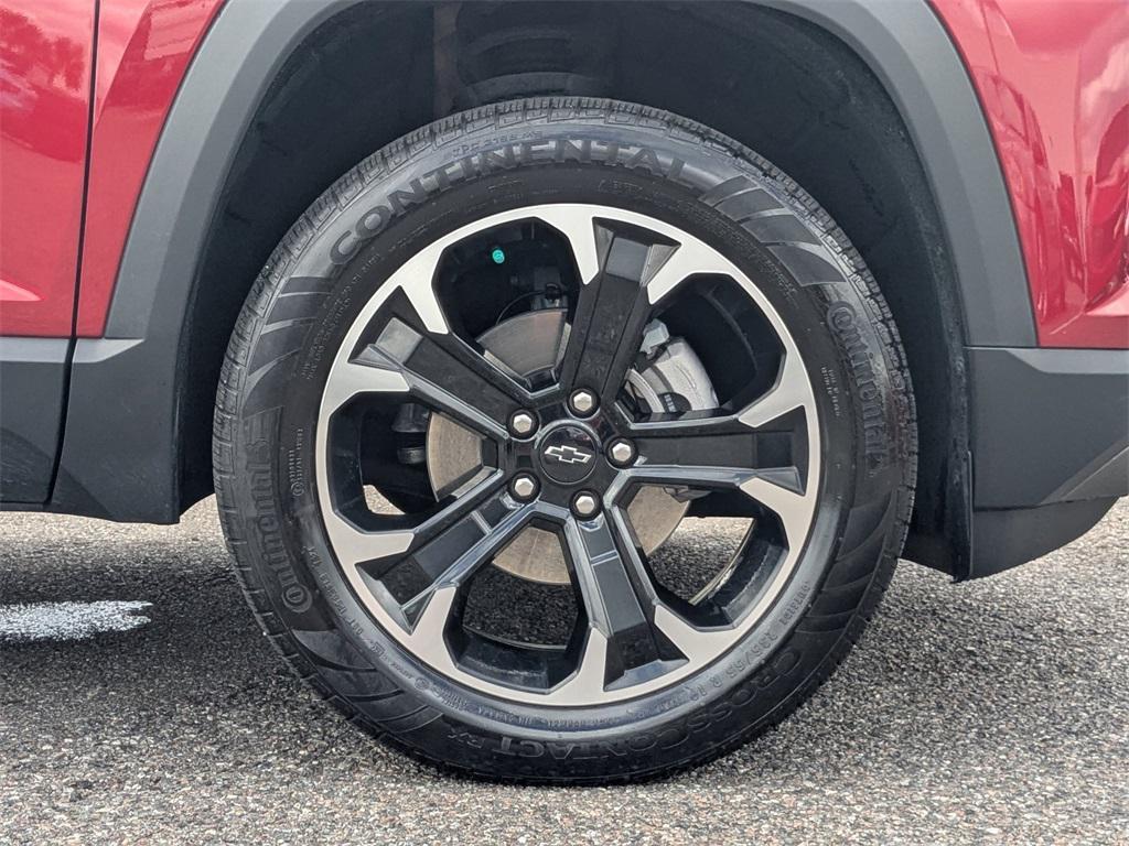 used 2025 Chevrolet Equinox car, priced at $25,999