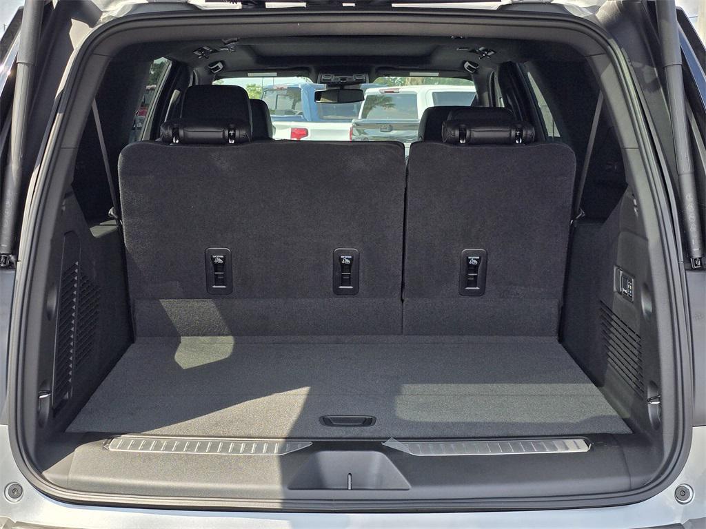 new 2025 Chevrolet Suburban car, priced at $76,125