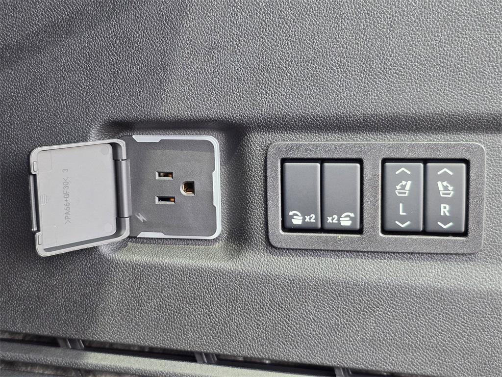 new 2025 Chevrolet Suburban car, priced at $76,125