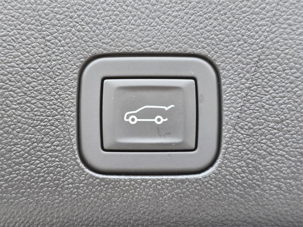 new 2025 Chevrolet Suburban car, priced at $76,125