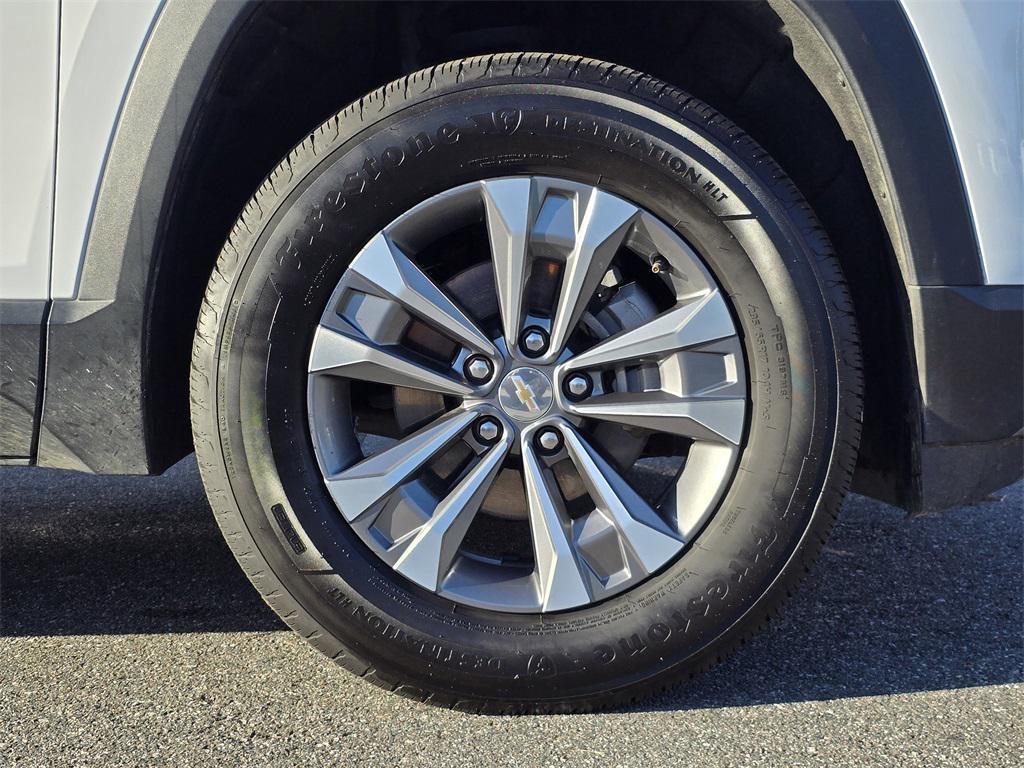 used 2025 Chevrolet Equinox car, priced at $24,999