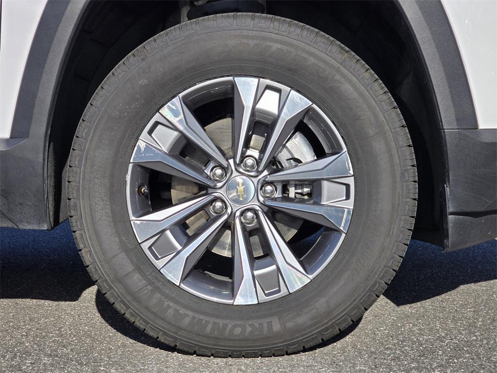 used 2025 Chevrolet Equinox car, priced at $24,999