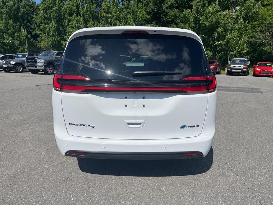 new 2024 Chrysler Pacifica Hybrid car, priced at $43,455