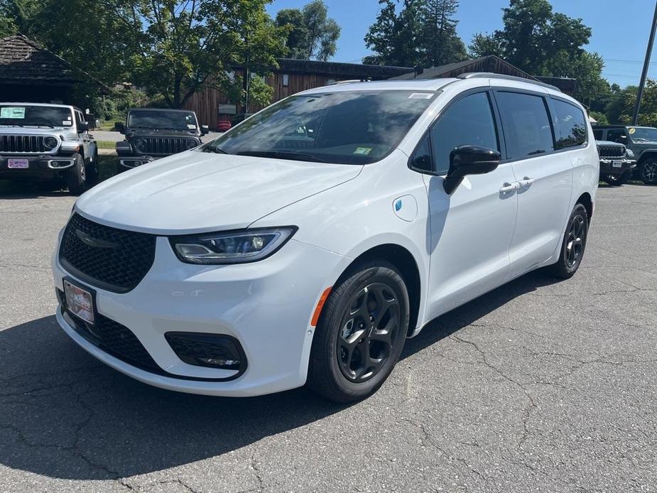 new 2024 Chrysler Pacifica Hybrid car, priced at $43,455