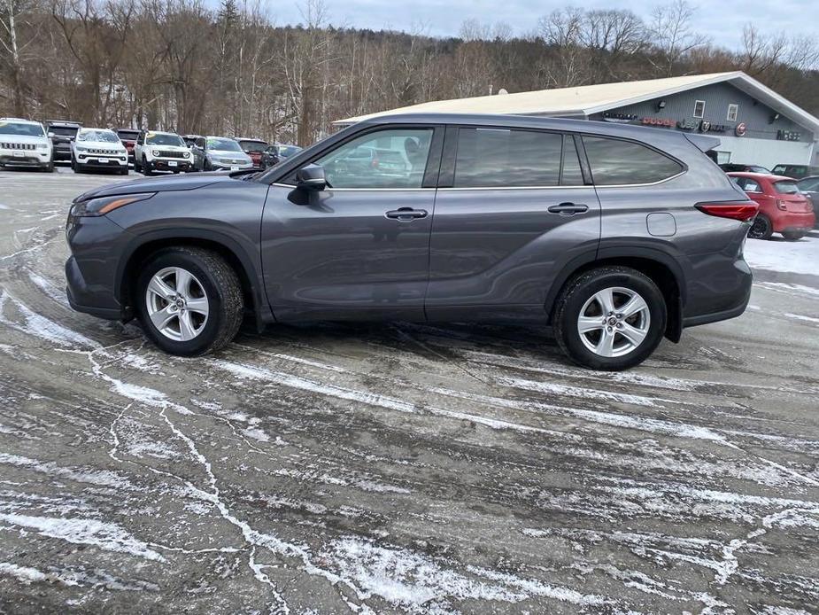 used 2022 Toyota Highlander car, priced at $32,760