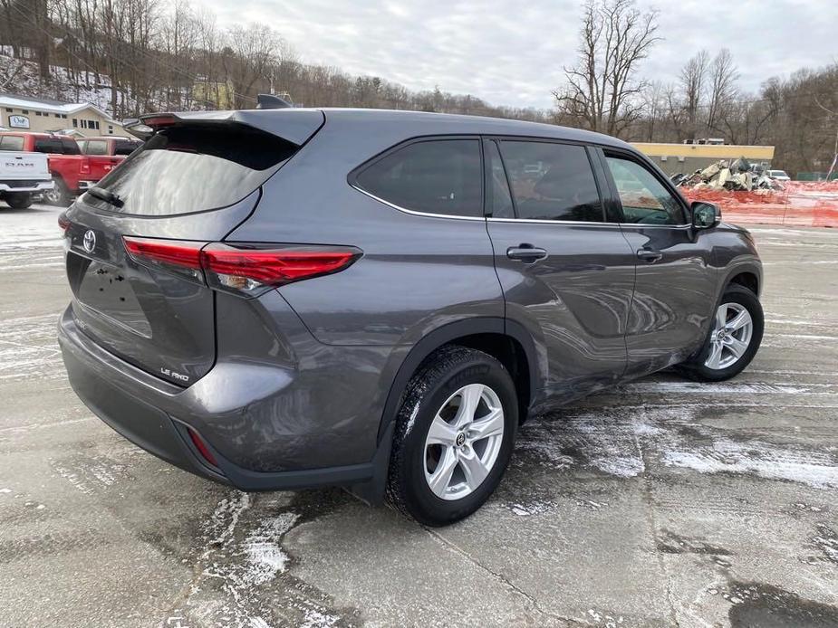 used 2022 Toyota Highlander car, priced at $32,760