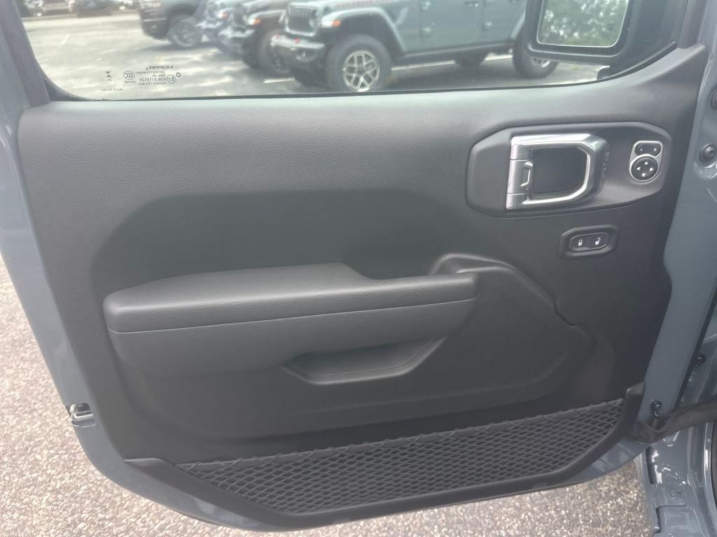 new 2025 Jeep Wrangler car, priced at $55,830