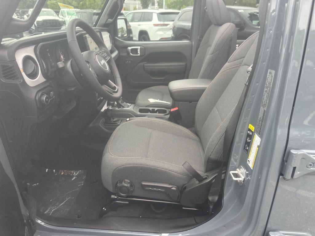new 2025 Jeep Wrangler car, priced at $55,830