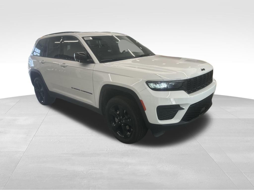 new 2025 Jeep Grand Cherokee car, priced at $47,780