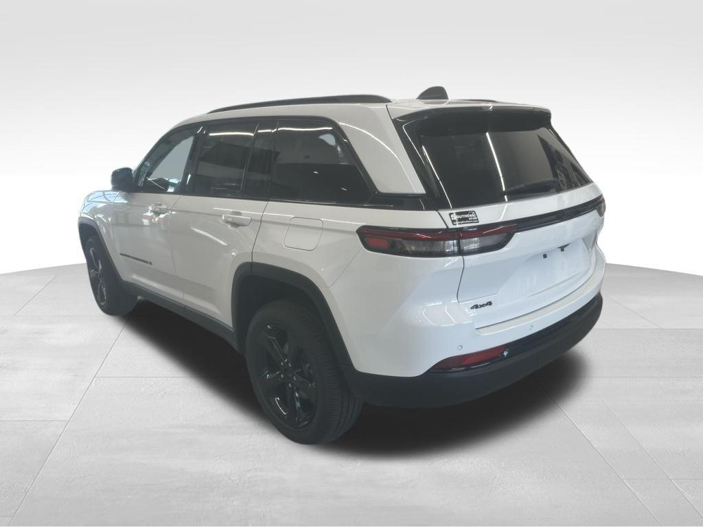 new 2025 Jeep Grand Cherokee car, priced at $47,780