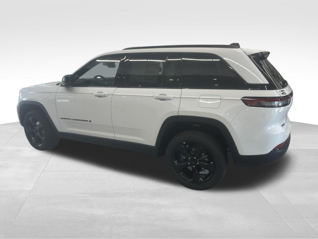 new 2025 Jeep Grand Cherokee car, priced at $47,780