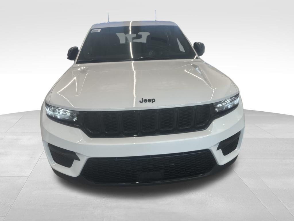 new 2025 Jeep Grand Cherokee car, priced at $47,780