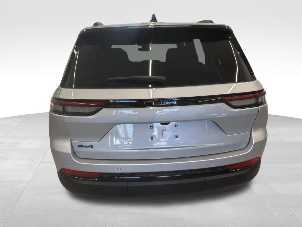new 2025 Jeep Grand Cherokee car, priced at $48,375