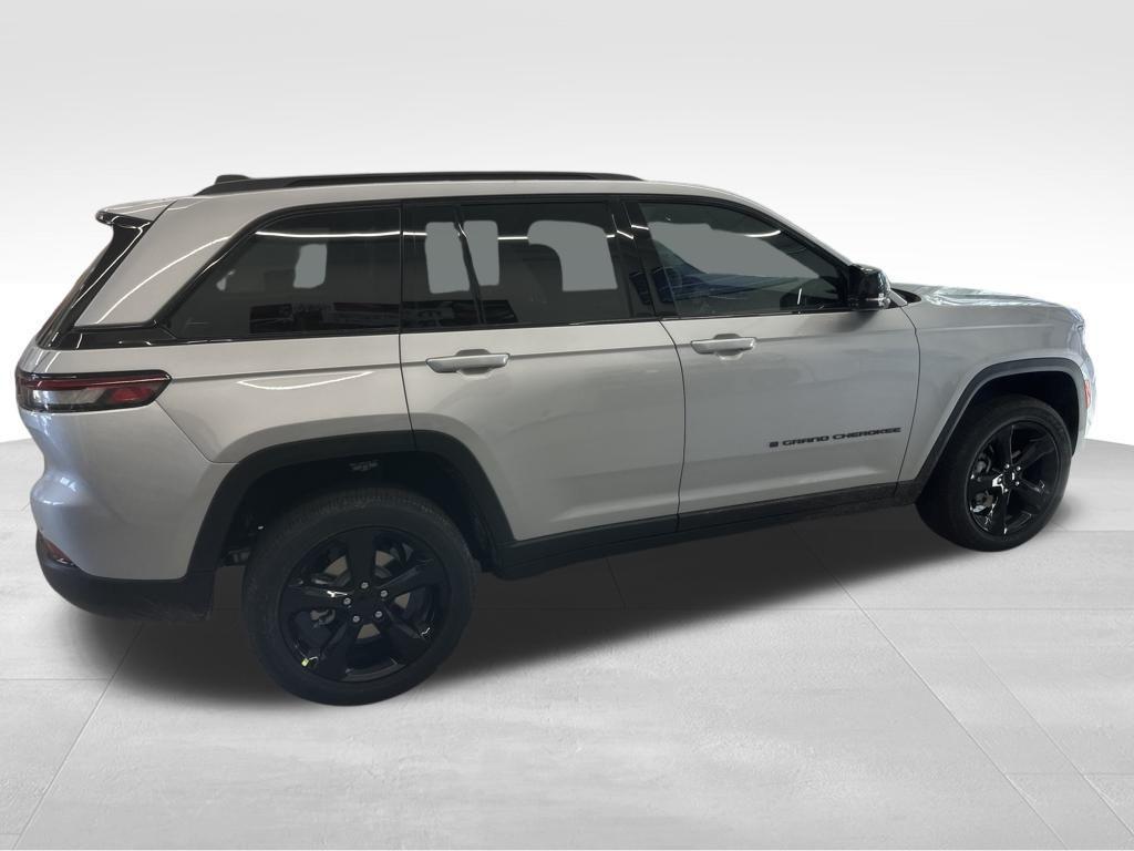 new 2025 Jeep Grand Cherokee car, priced at $48,375