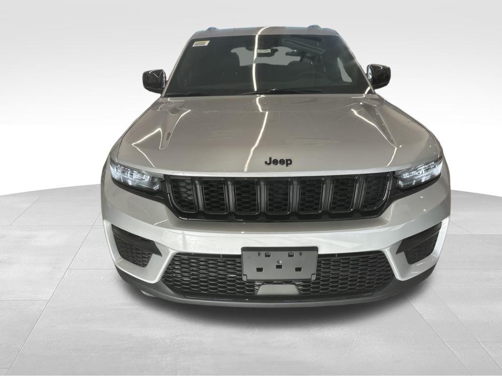 new 2025 Jeep Grand Cherokee car, priced at $48,375