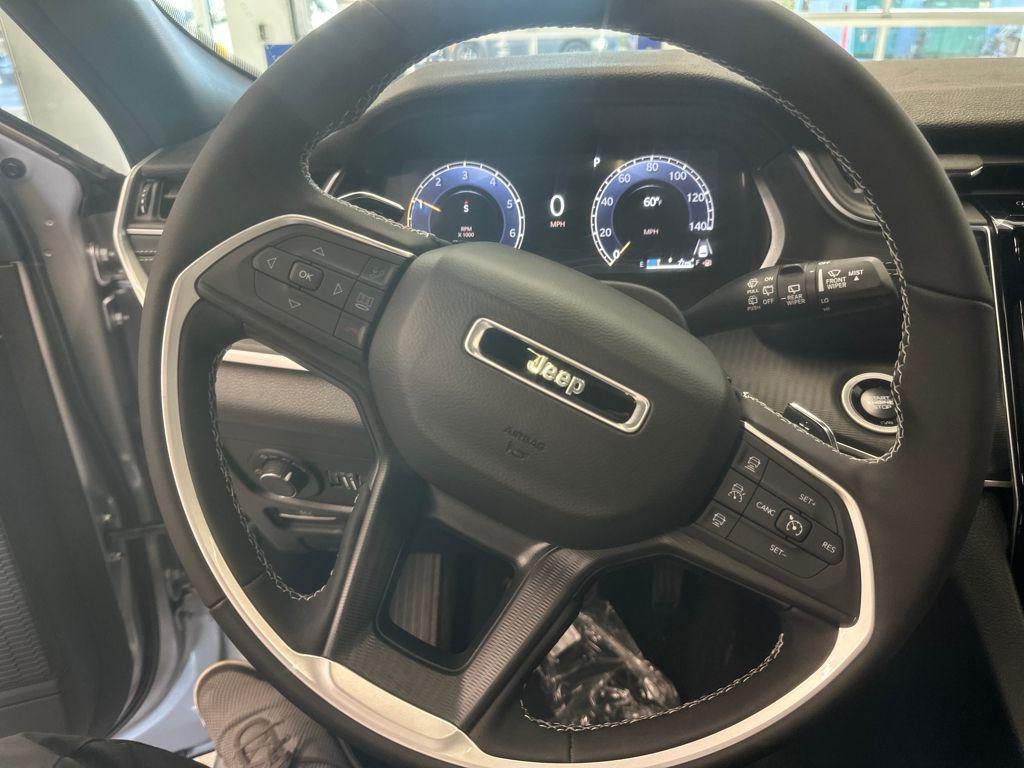 new 2025 Jeep Grand Cherokee car, priced at $48,375