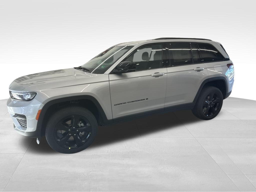 new 2025 Jeep Grand Cherokee car, priced at $48,375