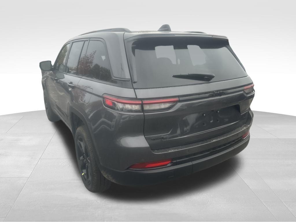 new 2025 Jeep Grand Cherokee car, priced at $48,375