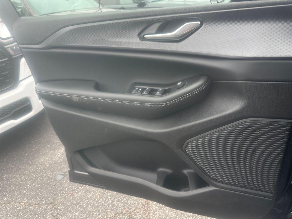 new 2025 Jeep Grand Cherokee car, priced at $48,375