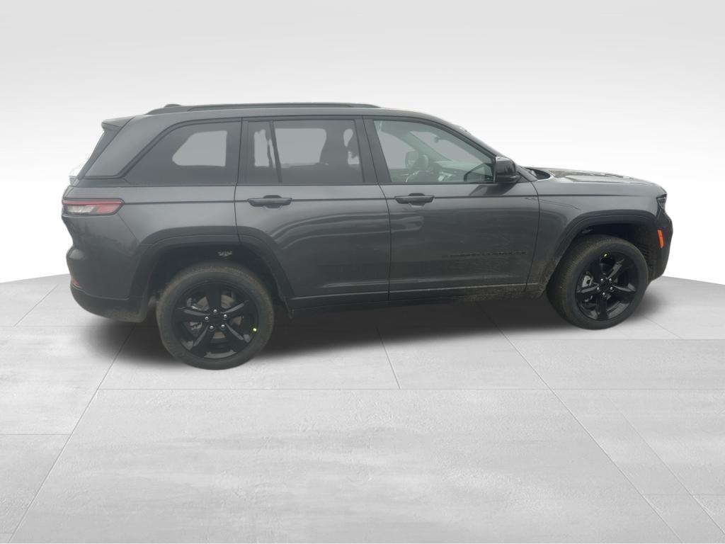 new 2025 Jeep Grand Cherokee car, priced at $48,375