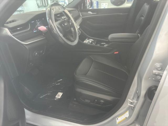 new 2025 Jeep Grand Cherokee car, priced at $53,730