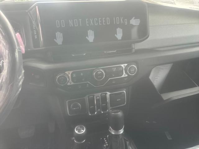 new 2025 Jeep Gladiator car, priced at $50,940