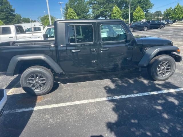new 2025 Jeep Gladiator car, priced at $47,905