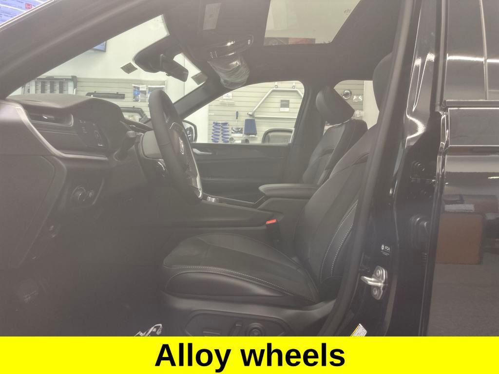 new 2025 Jeep Grand Cherokee car, priced at $48,375