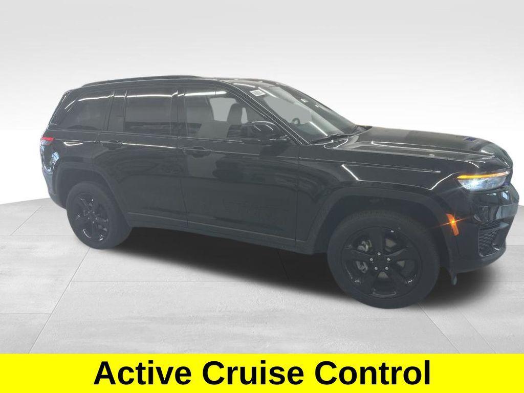new 2025 Jeep Grand Cherokee car, priced at $48,375