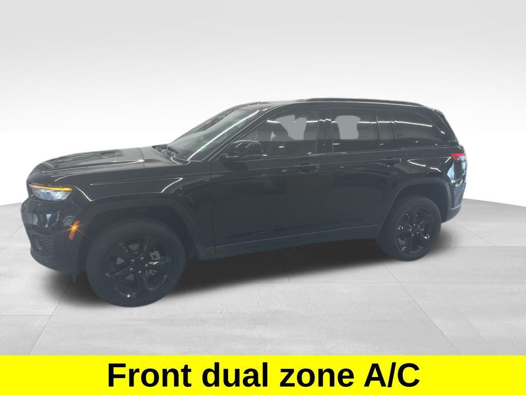 new 2025 Jeep Grand Cherokee car, priced at $48,375