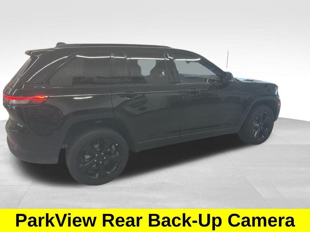 new 2025 Jeep Grand Cherokee car, priced at $48,375