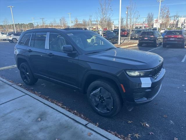 new 2025 Jeep Grand Cherokee car, priced at $48,175