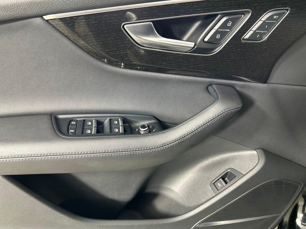 used 2024 Audi Q7 car, priced at $38,600