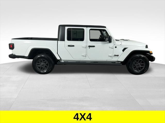 used 2024 Jeep Gladiator car, priced at $35,962