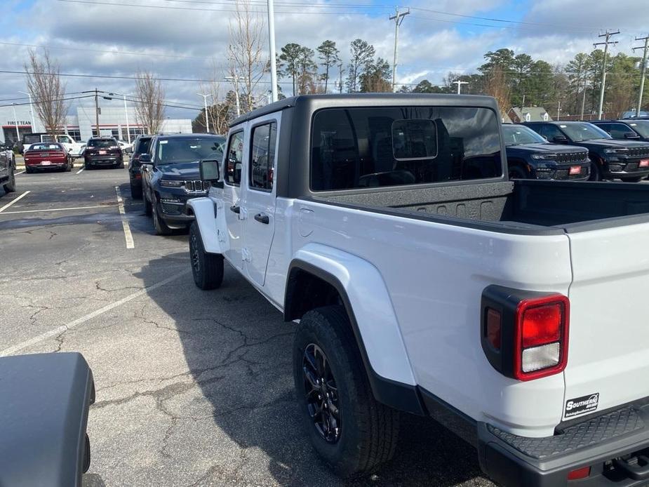 new 2023 Jeep Gladiator car