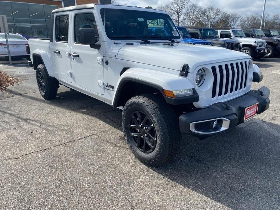 new 2023 Jeep Gladiator car