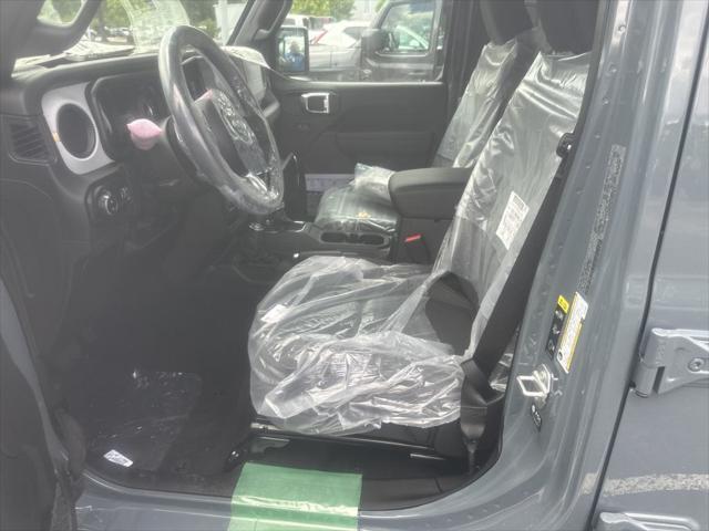 new 2025 Jeep Gladiator car, priced at $50,940