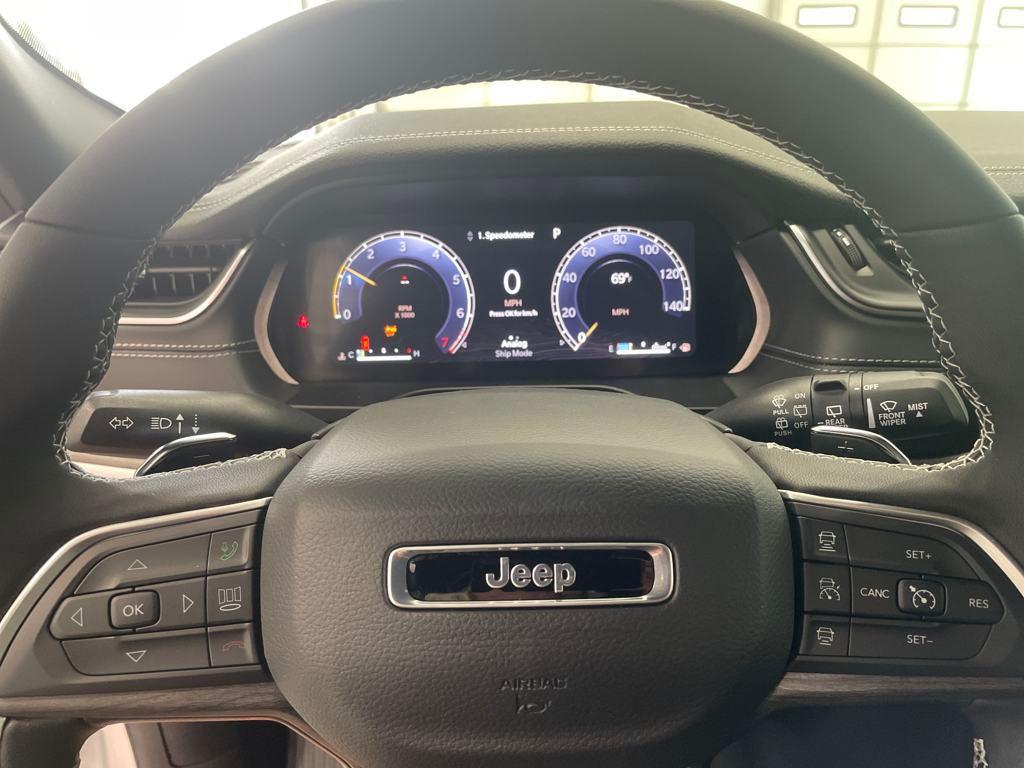 new 2025 Jeep Grand Cherokee car, priced at $56,060