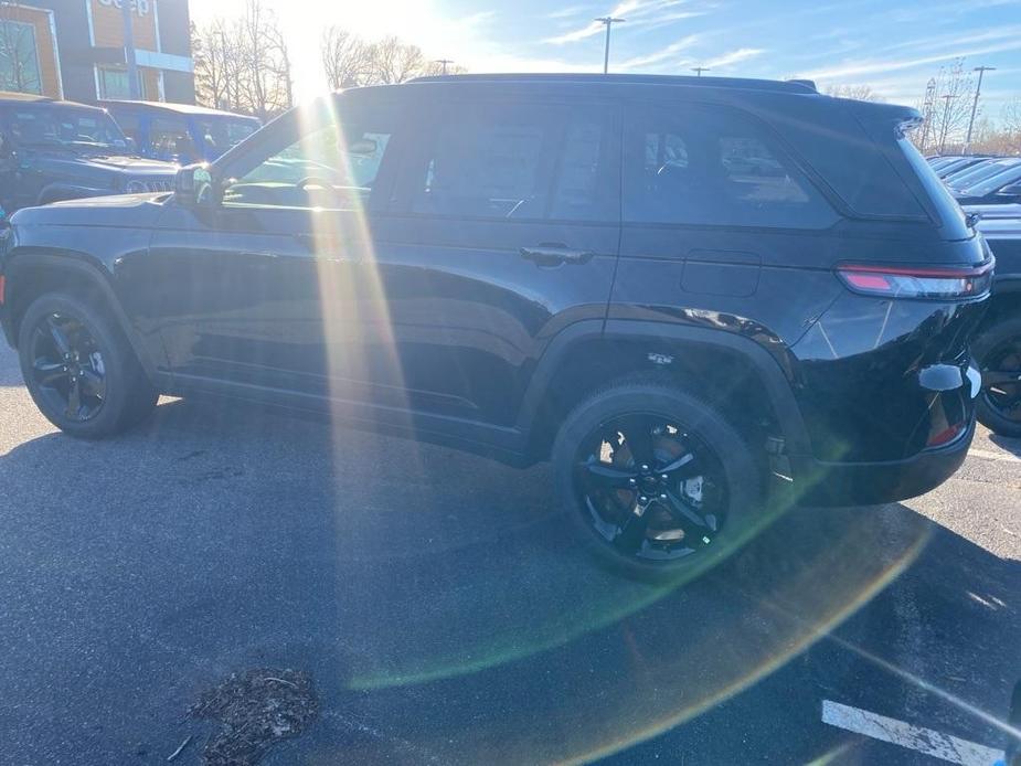 new 2024 Jeep Grand Cherokee car, priced at $49,030