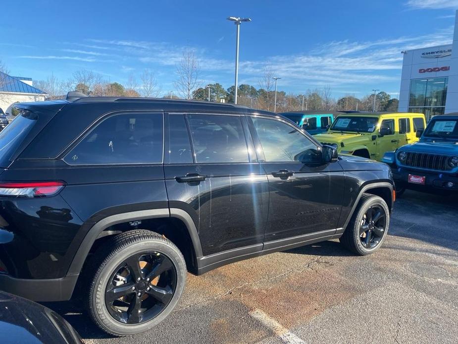 new 2024 Jeep Grand Cherokee car, priced at $49,030