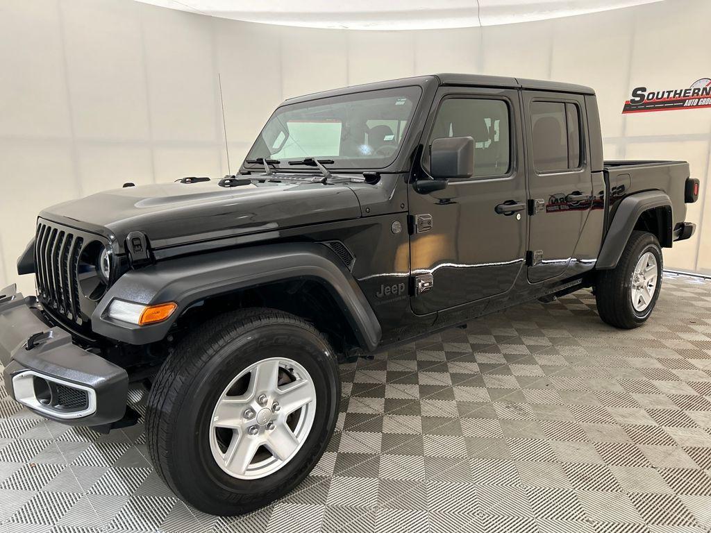 used 2023 Jeep Gladiator car, priced at $28,862